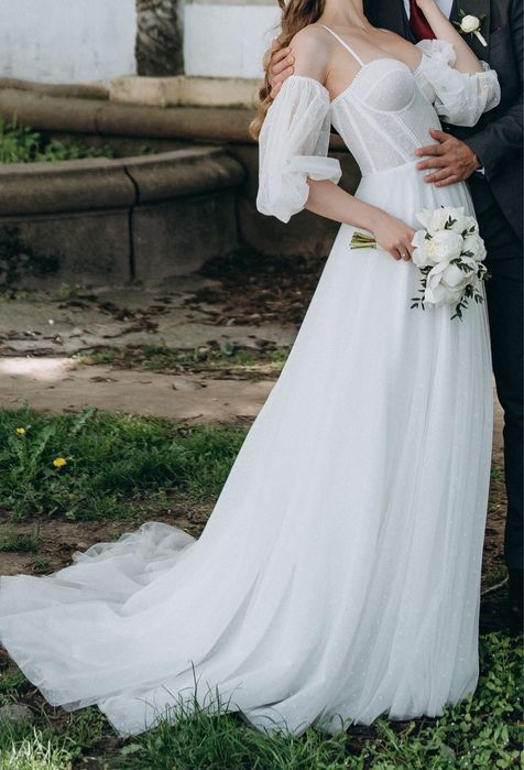 Продам весільну сукню