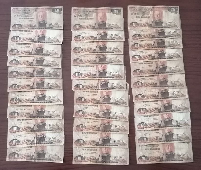 Notas de 100 escudos de Angola