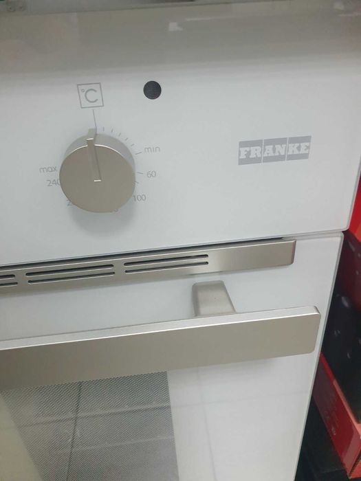 Духовой шкаф Franke CR 66 M WH (116.0182.139)