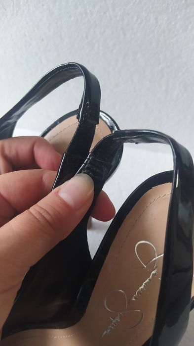 Szpilki czarne lakierki r. 37,5 Jessica Simpson