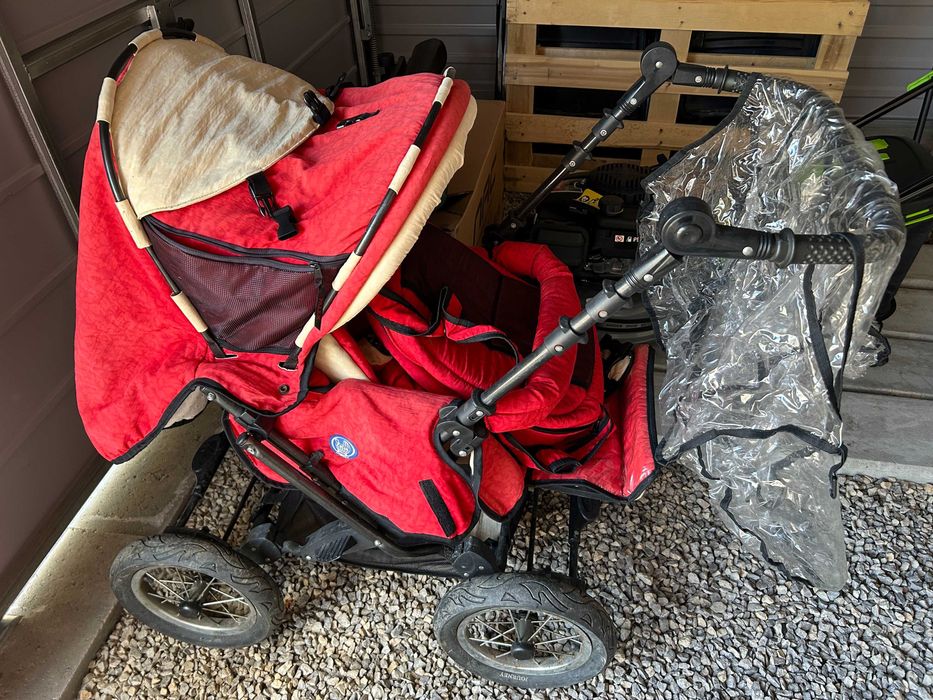Wózek dziecięcy czerwony