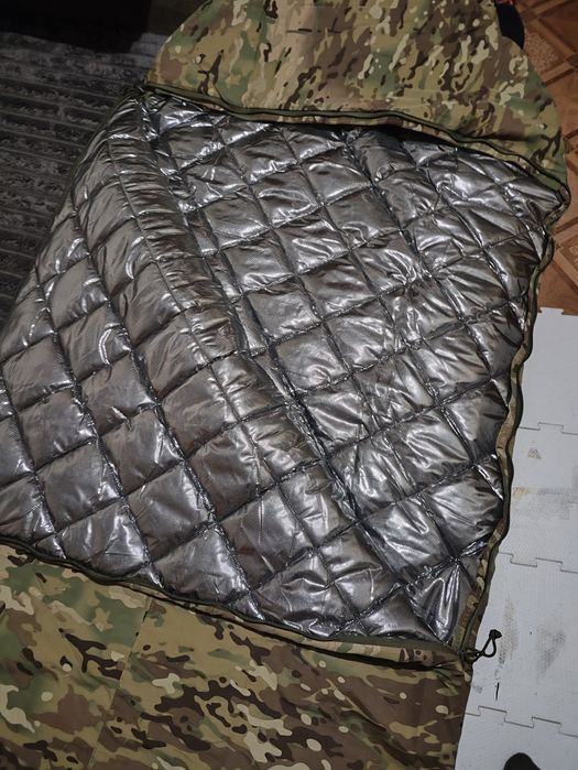 Зимовий спальний мішок