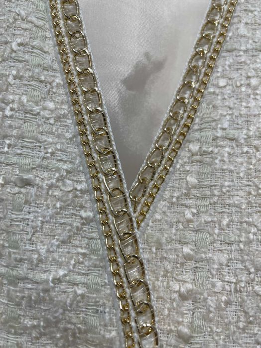 Vestido Tweed Zara Basic Off-White com Pérolas e Corrente - Tam. XS