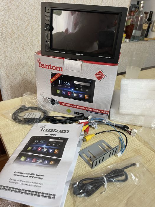 Автомобільний ресівер Fantom FP-7098