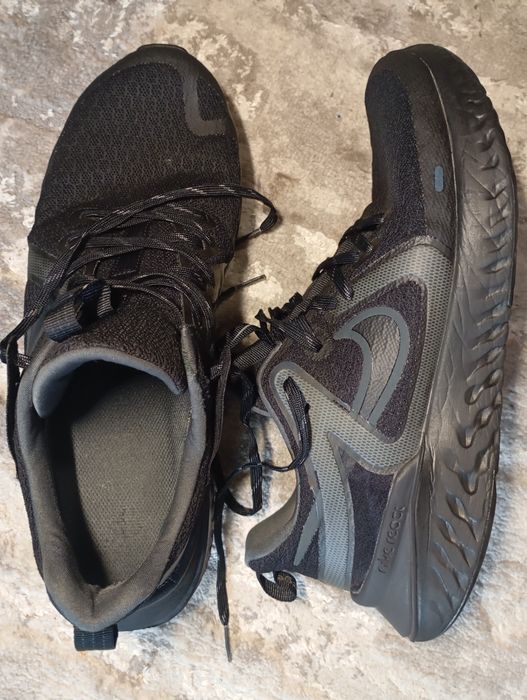 Кросівки  NIKE LEGEND REACT 2 45,5 р 29,5см