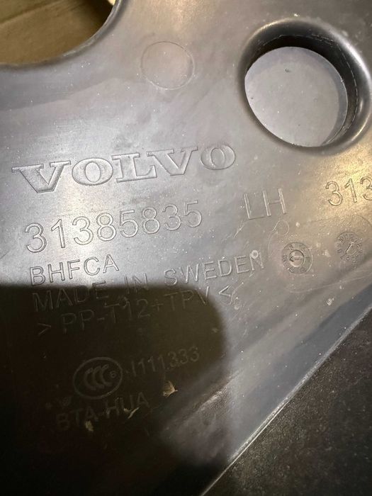 VOLVO XC90 II podszybie