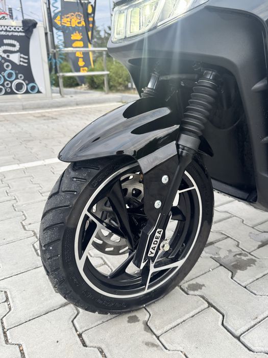 Електроскутер Yadea T9 2025 року
