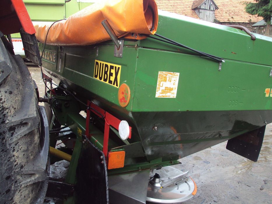 rozsiewacz amazone novis 24-36m stan bdb 1800l. ,plandeka