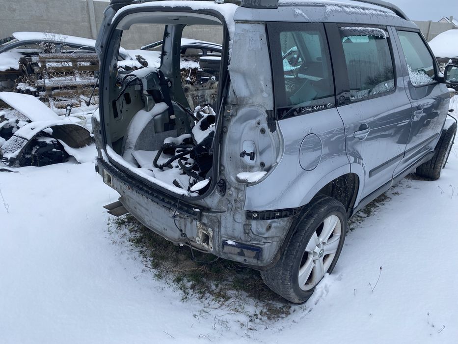 Четверть бочина четвертина ланжерон поріг кузов Шкода Ети Skoda Yeti