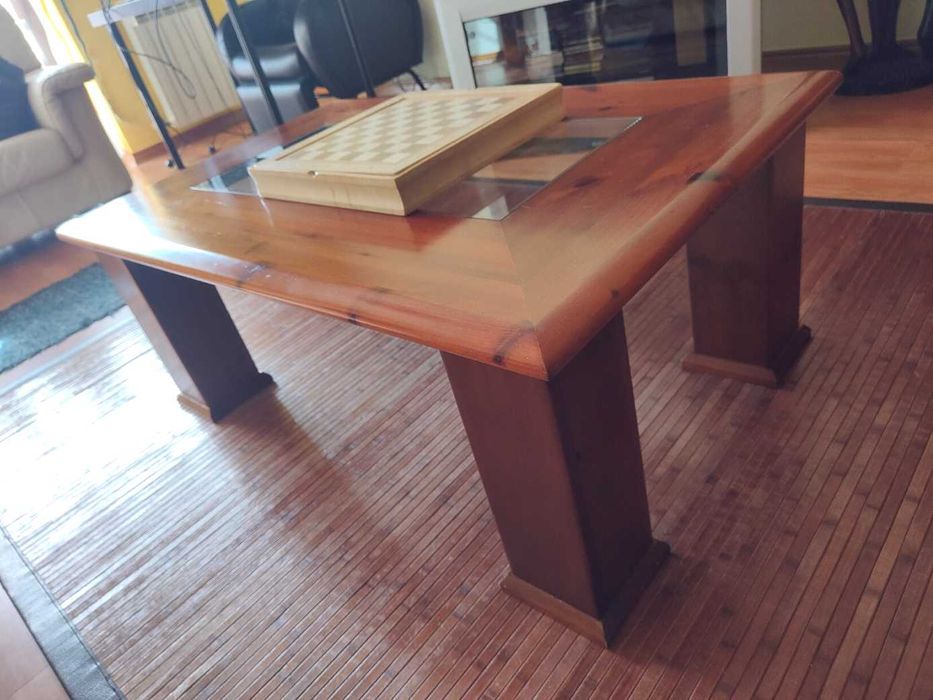 Mesa_Baixa_em_pinho_Com_Vidro