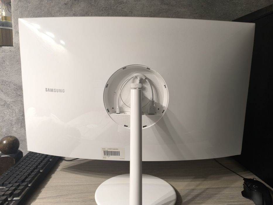 Samsung C32H711QEUX QLED Curved Quantum Dot