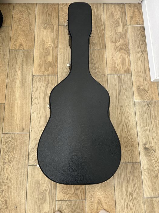 Продам кофр Fender