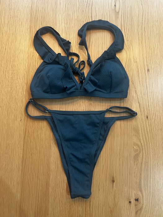 Lote de Vestidos, Lingeries e Biquinis