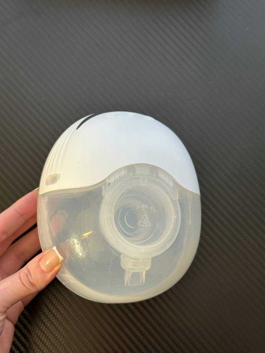 Молоковідсмоктувач Wearable Electric Breast Pump + пакети для зберіг.
