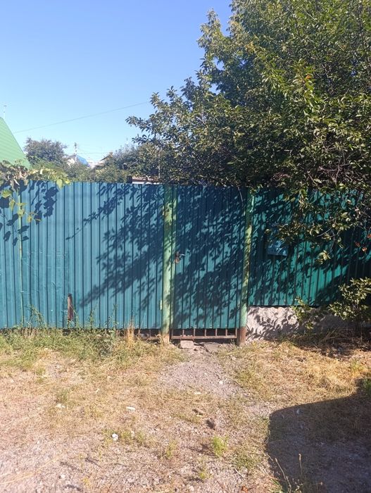 Продам старий будинок з ділянкою!