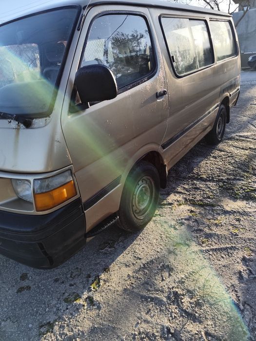 Toyota HiAce towner 94 9 lugares