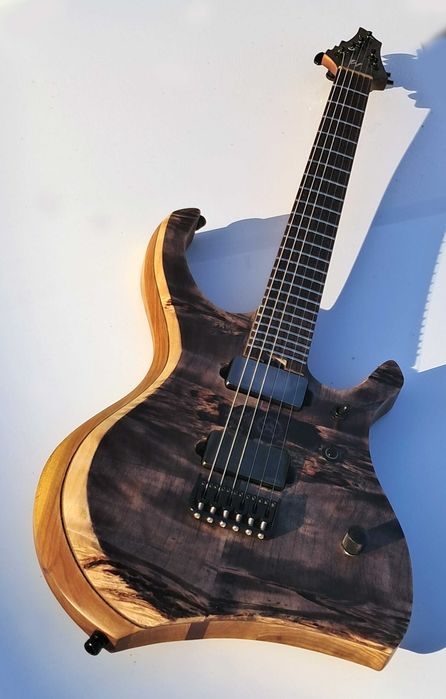 Електрогітара 6 струн наскрізний гриф EMG 89r/81