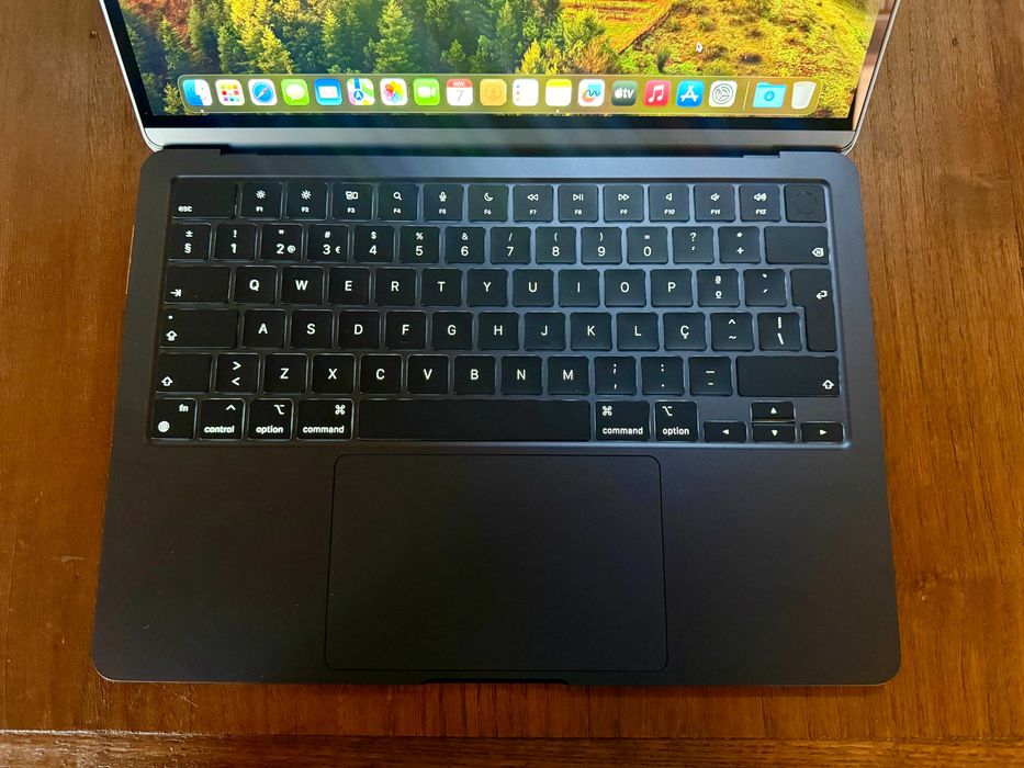 MacBook Air M2 2022 / 16GB RAM / 256GB SSD