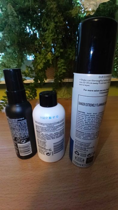 Lakier, odżywka i spray ochronny do włosów