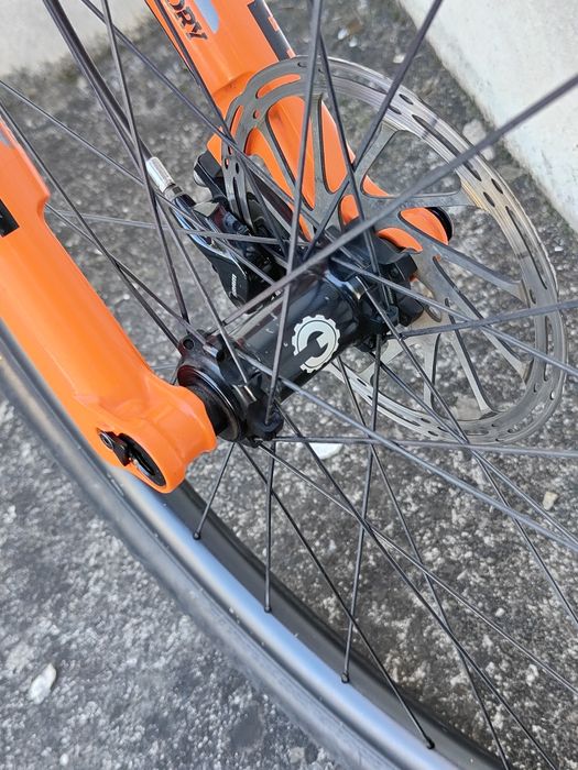 1999€
BMC Twostroke 01
Suspensão Fox kashima 
Transmissão 1x12 SRAM 
P