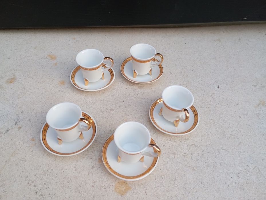 Chavenas de café pequenas