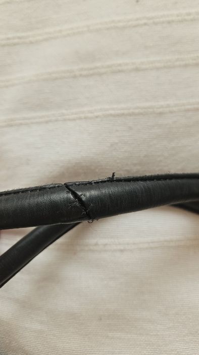 Czarna skórzana torebka Medicine