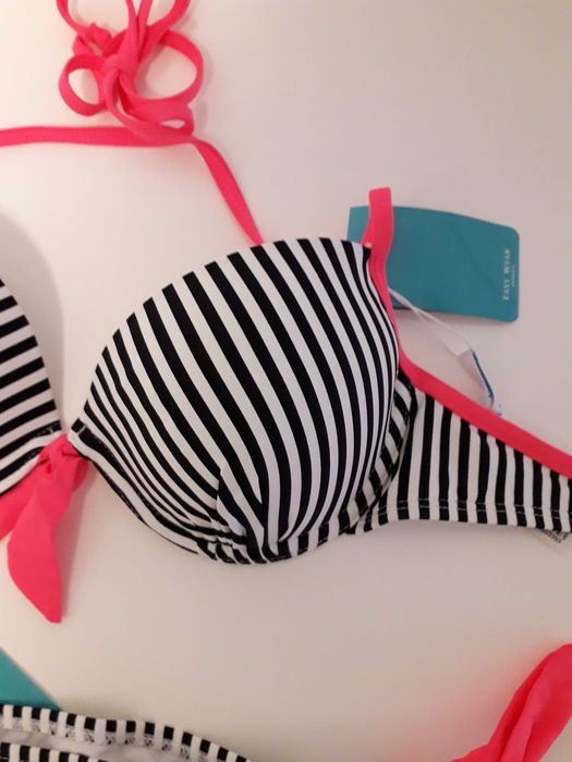 Bikini ás riscas pretas pushup (NOVO COM ETIQUETA)