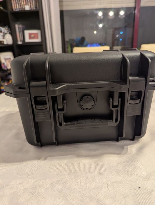 Caixa para equipamento de áudio