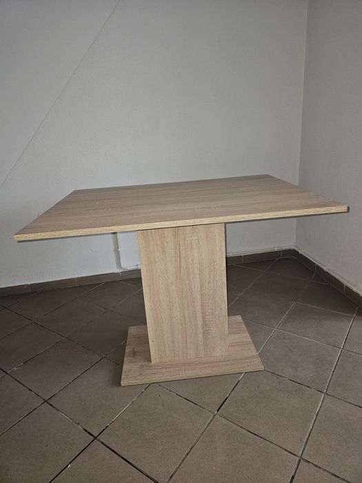 Stół skrzyniowy bardzo praktyczny brw
