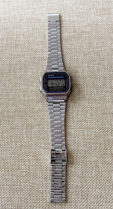 Vintage Casio 1572 A168 Electro Luminescence digital quartz watch