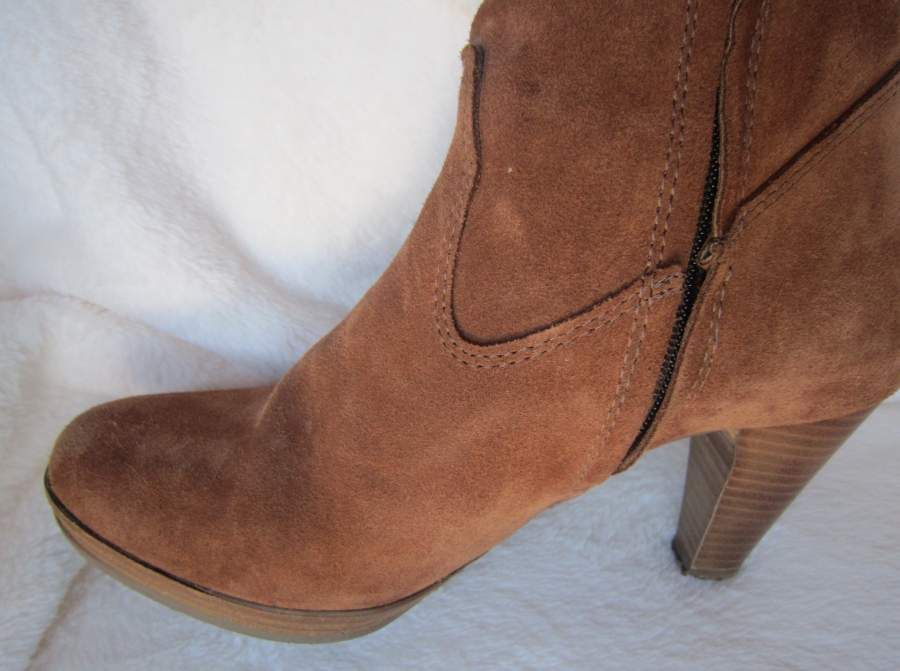 Botas em Pele Cor Camel - Tam. 36 - Mulher - NOVAS