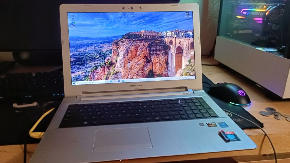 Laptop Lenovo Z51
