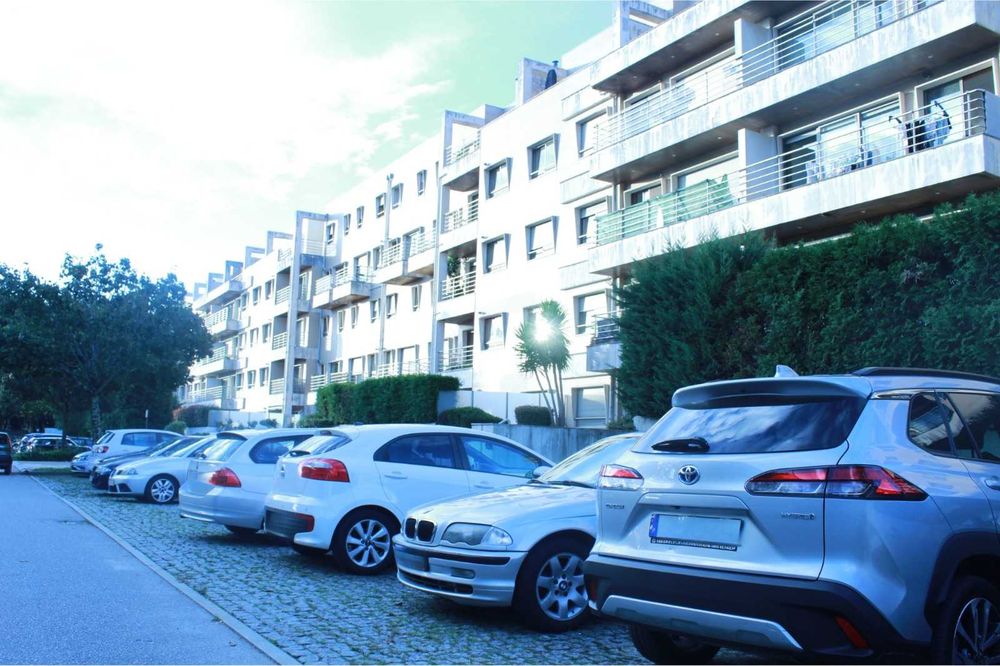 Apartamento Penthouse T4 Recuado - Possibilidade de Permuta (T2/T3)