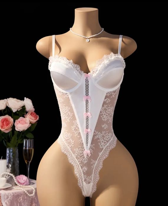 Жіноче біле боді