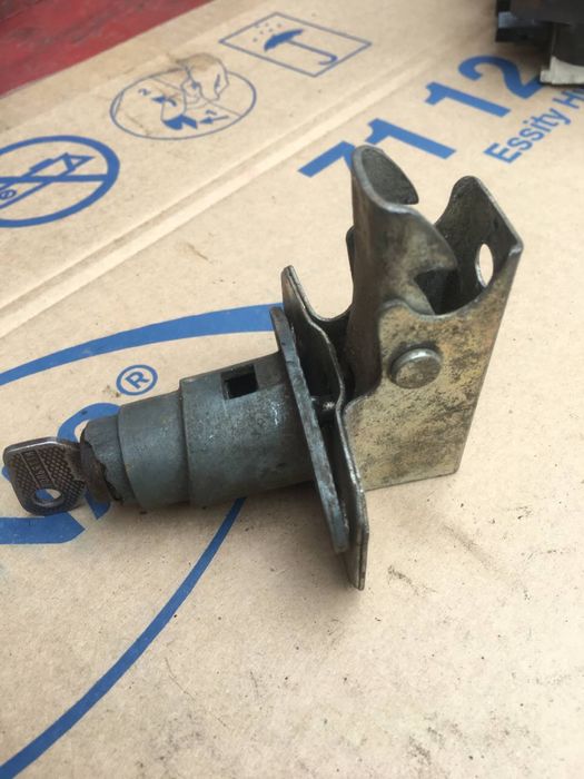 Замок багажника ваз 2101-07