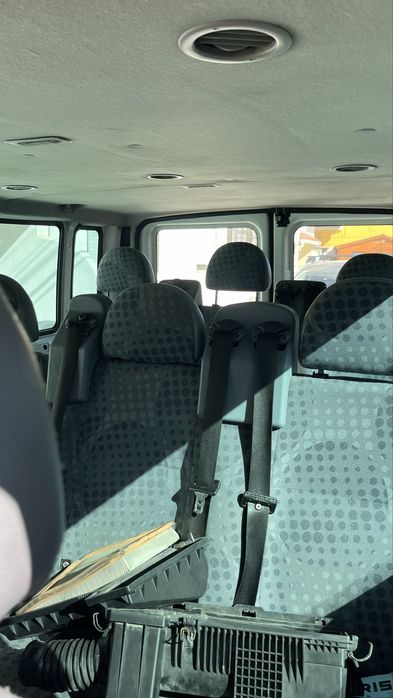 Ford transit 9 lugares avariada