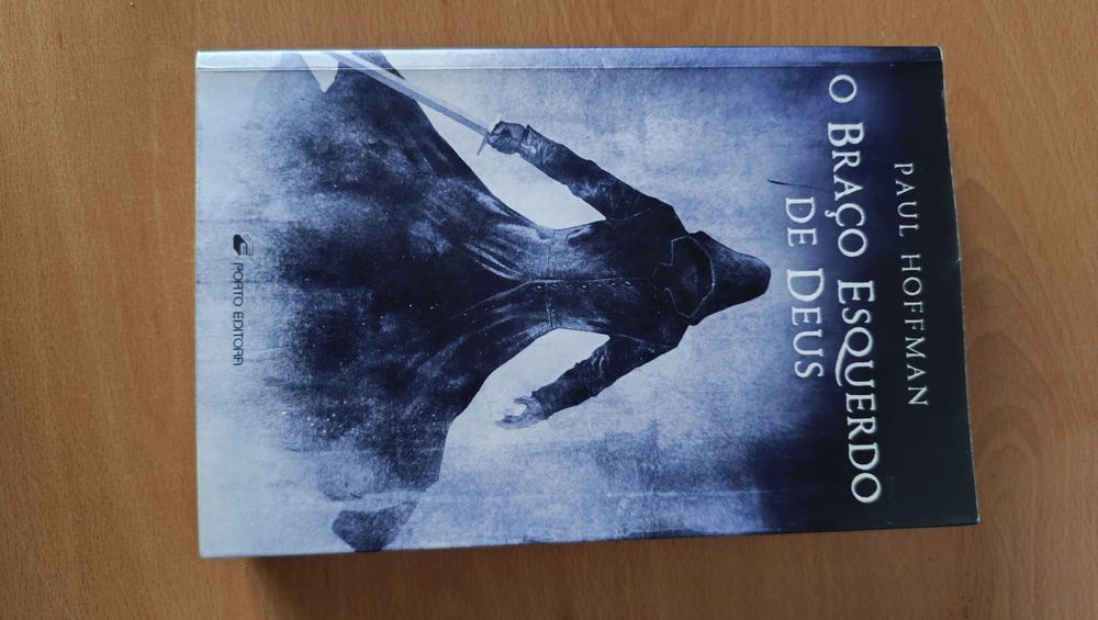 Saga de Livros "O Braço Esquerdo de Deus" de Paul Hoffman