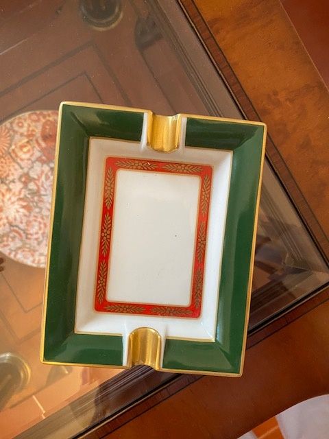 Pratos e cinzeiros vista alegre