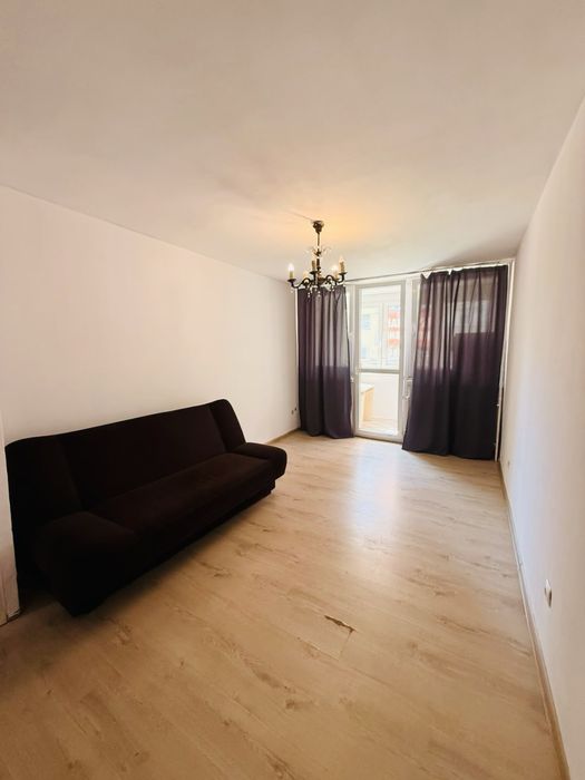 Sprzedam 2 pokojowe mieszkanie w bloku z balkonem
