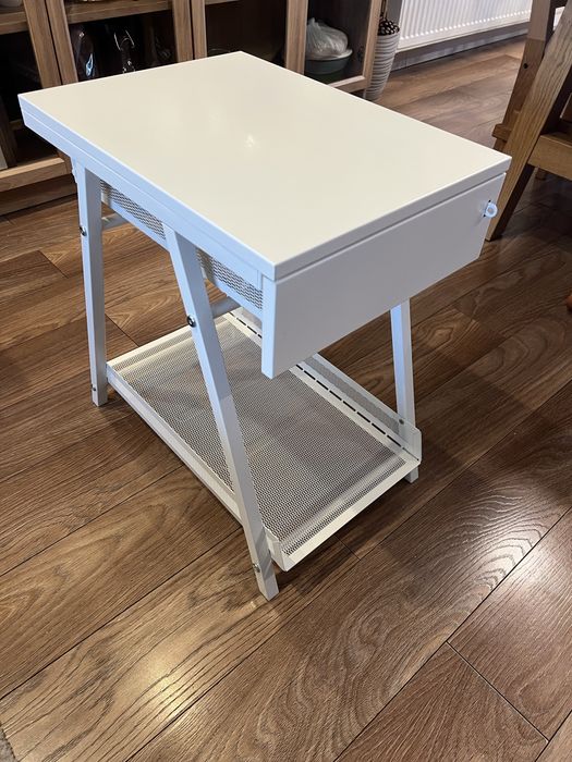 Ikea Trotten, kontenerek pod biurko