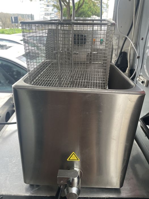 Fritadeira eletrica comercial