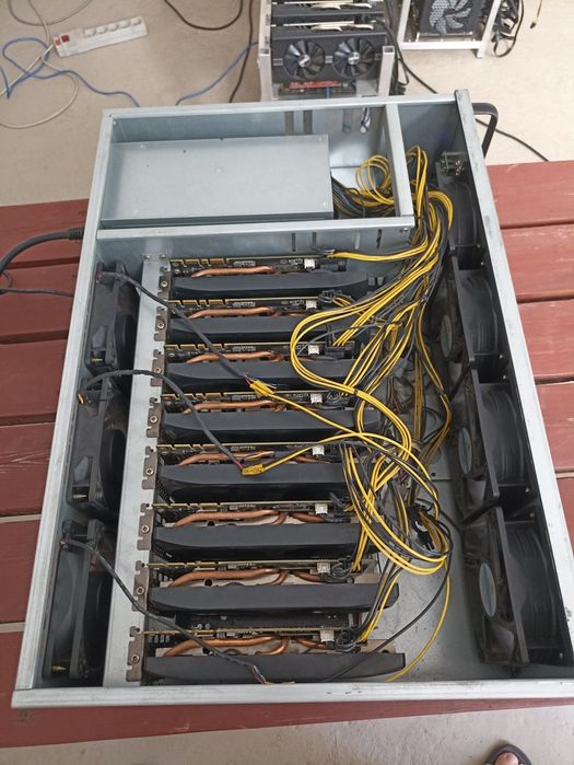 Koparka kryptowalut 8x Nivida p104 8gb/ 12x p106/100