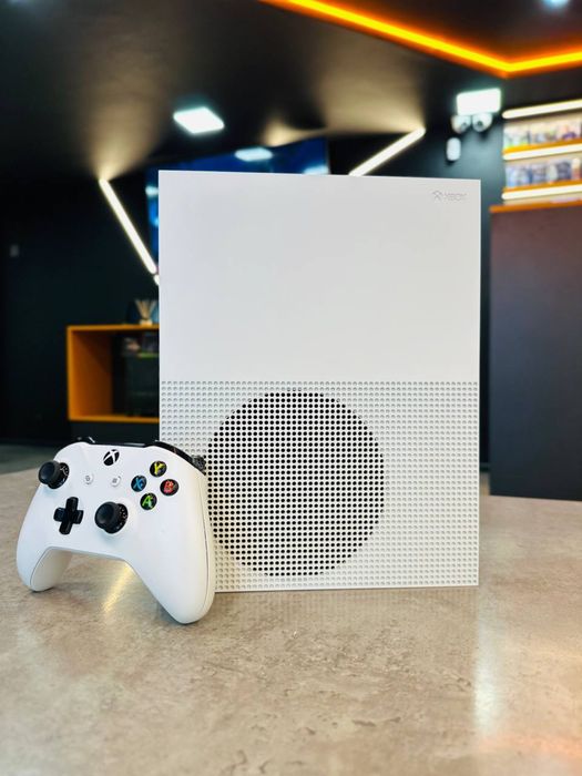 Microsoft Xbox One S 500 GB - 12 місяців гарантії!