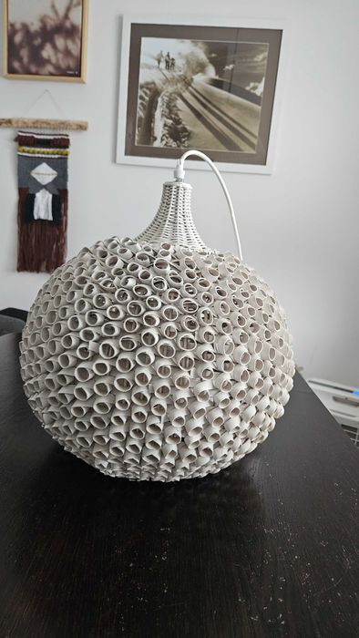 Lampa drewniana, biała