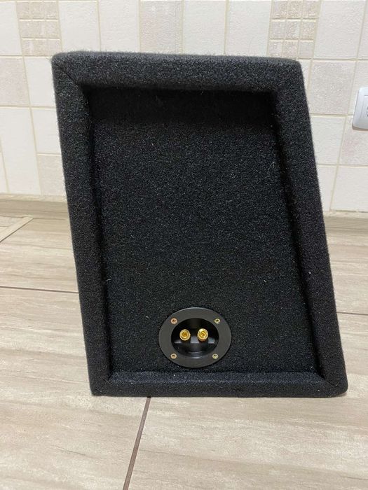 Короб под сабвуфер 12дюйм. ЗЯ з косою стінкою