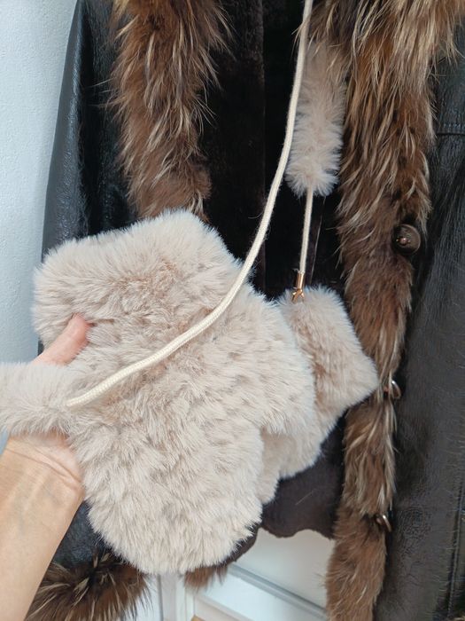 Rękawiczki na sznurku