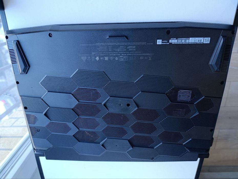 RTX 5070 TURBO 115wat!/i7-14650hx - MSI Cyborg 15 (B14WGK-004FR)