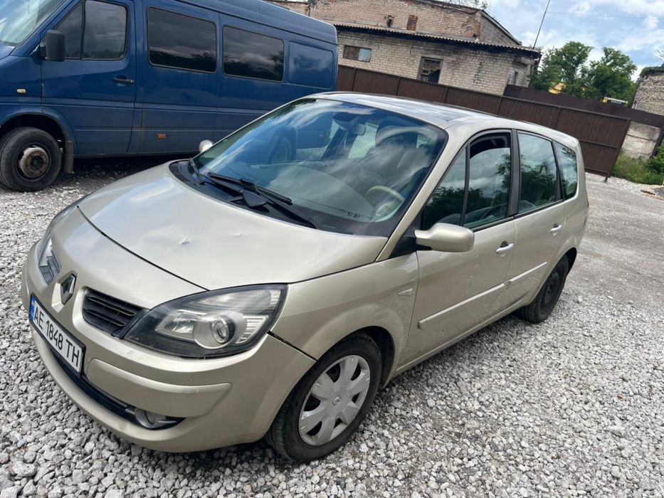 Продам RENAULT  scenik