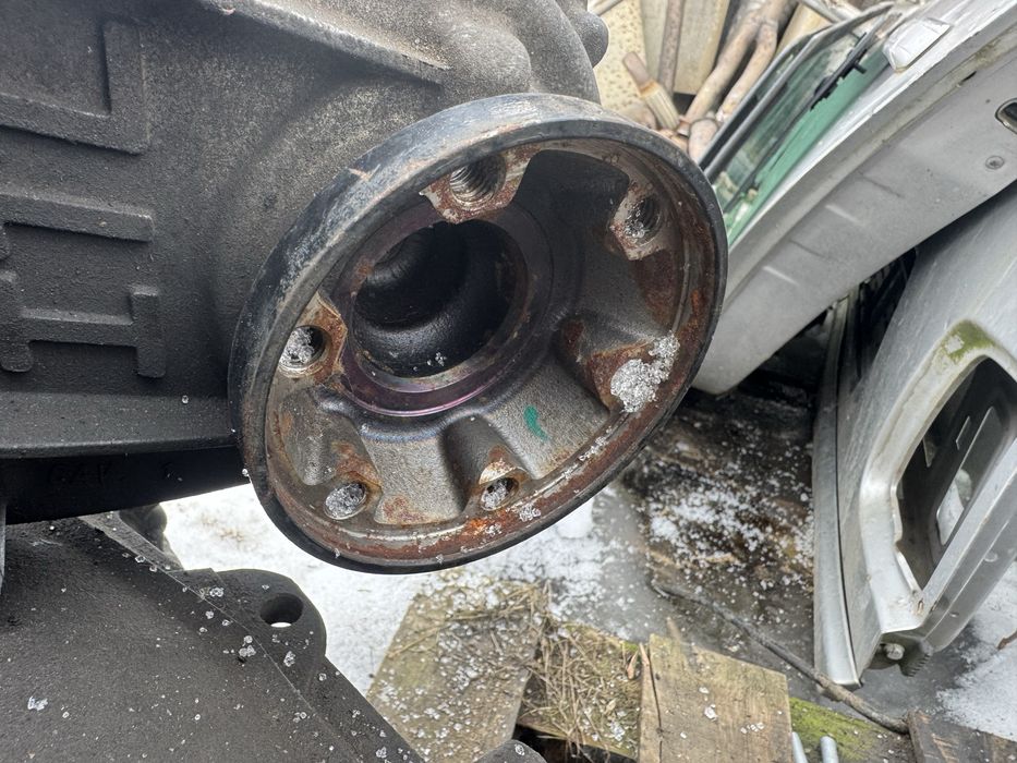 Продам роздатку Мерседес мл 164 оригинал 3.0д