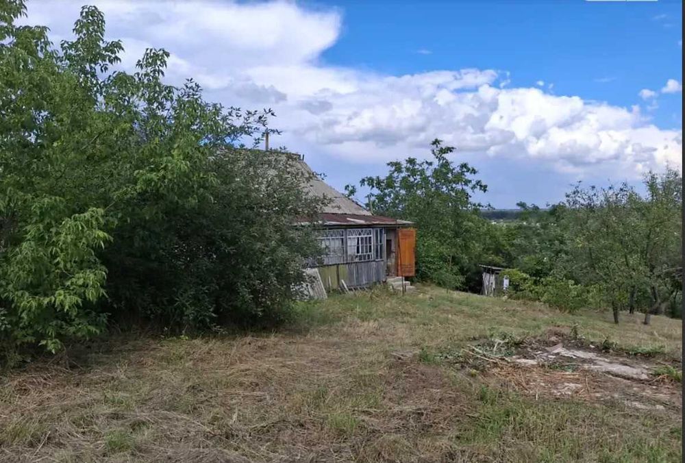 Продається ділянка у мальовничому місці під садівництво